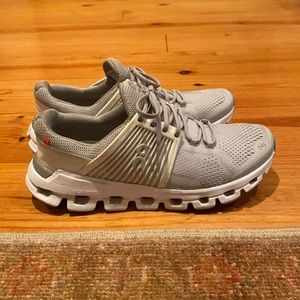 On cloud tennis shoes